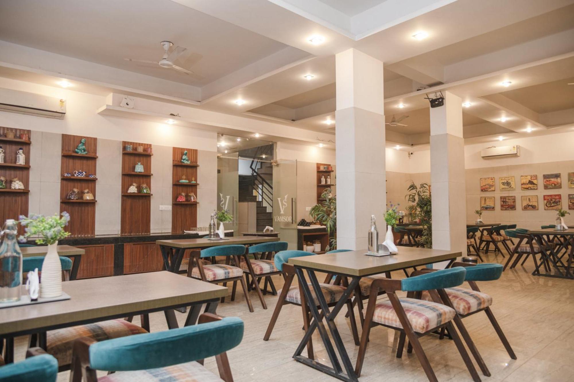Vamsor Heights 1047 Hotel Гургаон Екстериор снимка